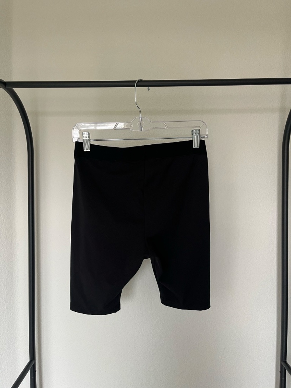 ESSENTIALS FEAR OF GOD | Athletic High-Waisted Bike Shorts in Black | Size Small - Picture 5 of 7